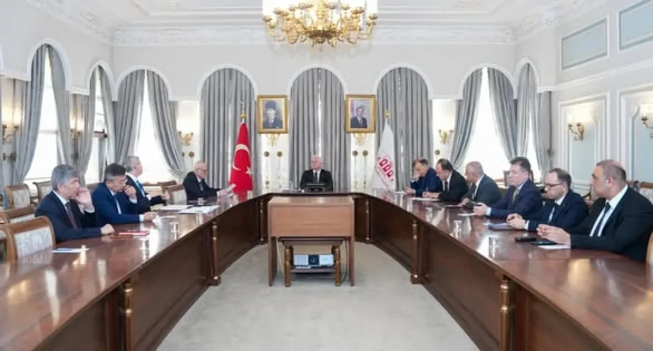 İstanbul Valisi Davut Gül, Vali Yardımcıları ile Haftalık Değerlendirme Toplantısı Gerçekleştirdi İstanbul Valisi Davut Gül, Vali Yardımcıları ile Haftalık Değerlendirme Toplantısı Gerçekleştirdi