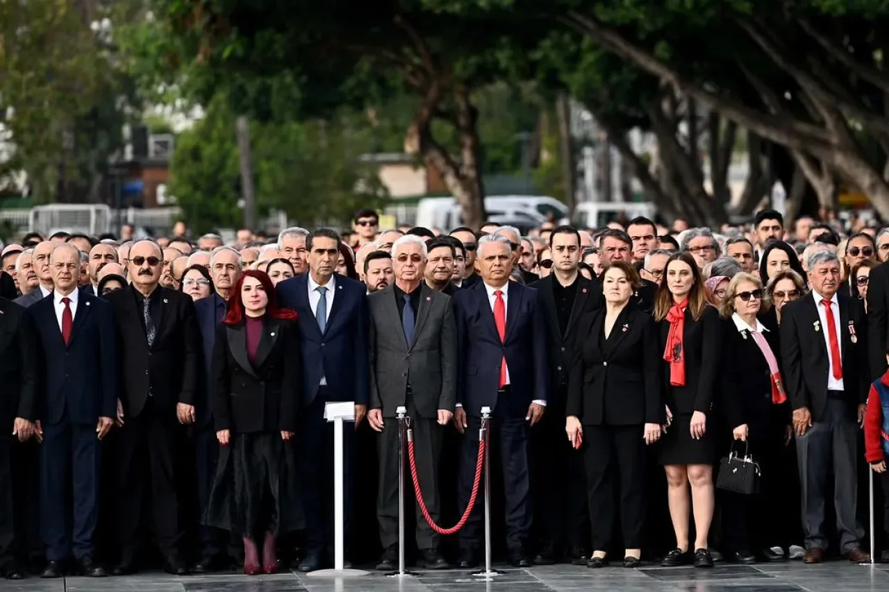 Muratpaşa'da Atatürk'ü Anma Töreni: Aydınlanma Önderi Unutulmadı Muratpaşa'da Atatürk'ü Anma Töreni: Aydınlanma Önderi Unutulmadı
