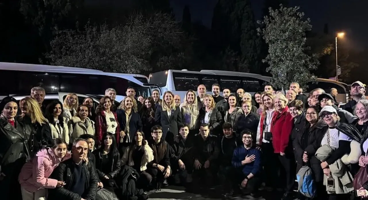 Bakırköy'den Anıtkabir'e Anlamlı Yolculuk: Atatürk'ü Anma Etkinliği Bakırköy'den Anıtkabir'e Anlamlı Yolculuk: Atatürk'ü Anma Etkinliği