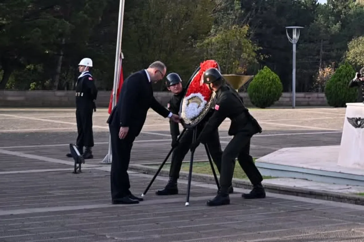 Milli Savunma Üniversitesi'nde Atatürk'ü Anma Töreni Milli Savunma Üniversitesi'nde Atatürk'ü Anma Töreni
