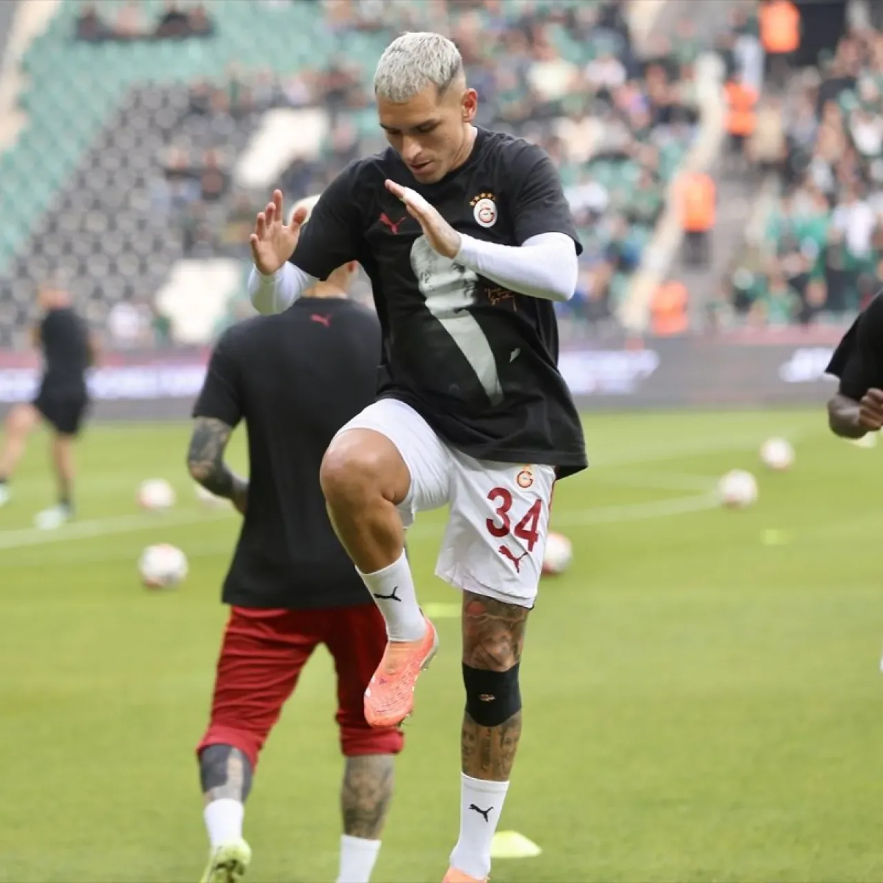 Galatasaray'da Lucas Torreira'dan Sakatlık Açıklaması Galatasaray'da Lucas Torreira'dan Sakatlık Açıklaması