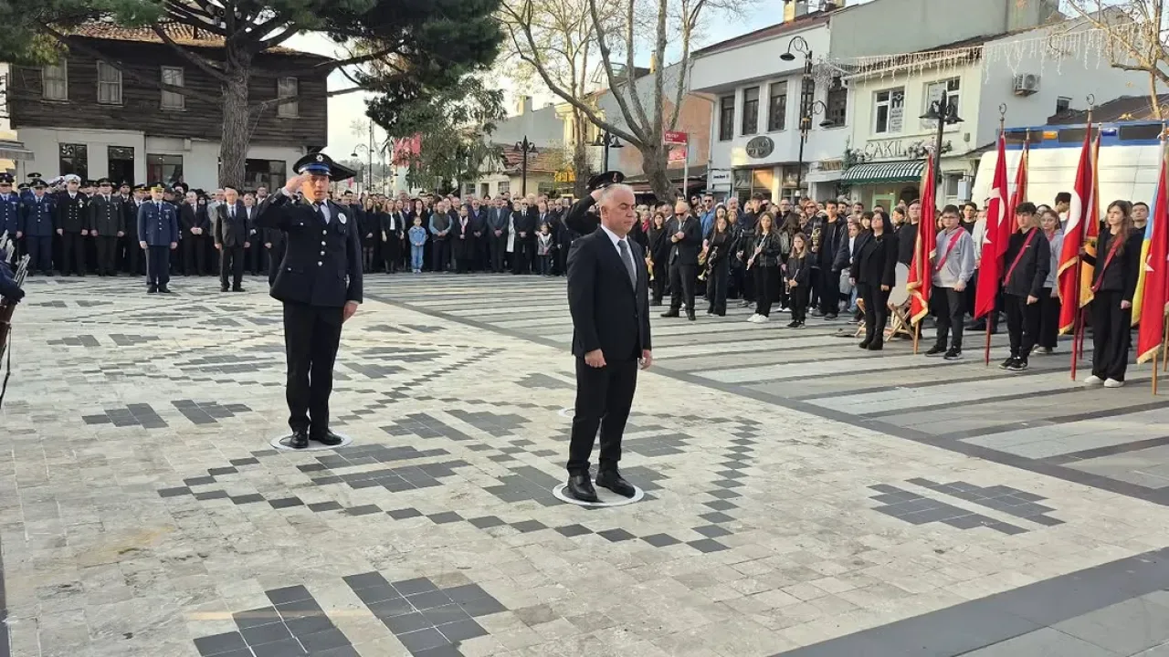 Şile'de Atatürk'ü Anma Günü Çelenk Sunma Töreni Düzenlendi Şile'de Atatürk'ü Anma Günü Çelenk Sunma Töreni Düzenlendi