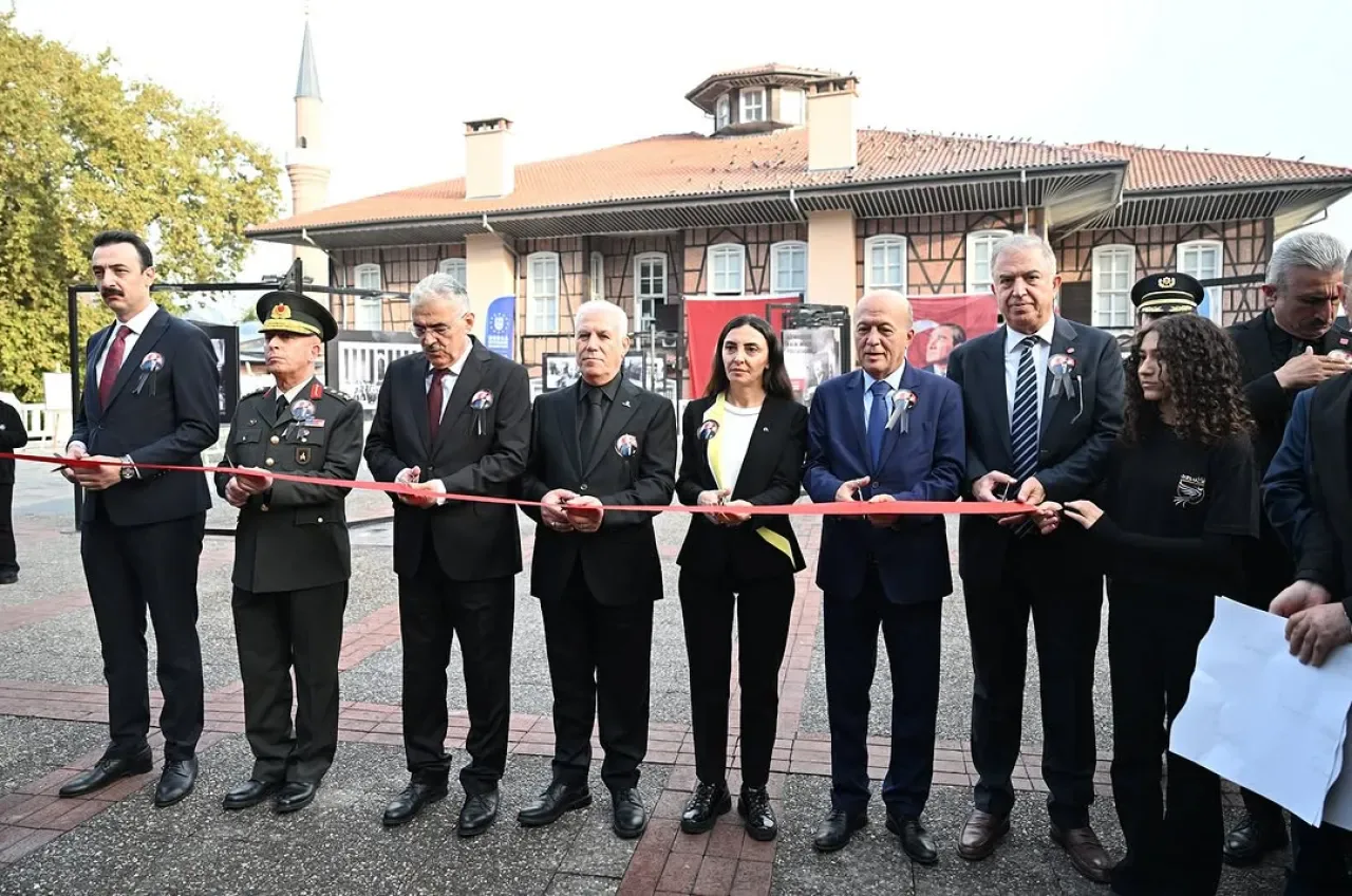 BTSO Yönetim Kurulu Üyesi Erol Kılıç, Atatürk'ü Anma Programı'na Katıldı BTSO Yönetim Kurulu Üyesi Erol Kılıç, Atatürk'ü Anma Programı'na Katıldı