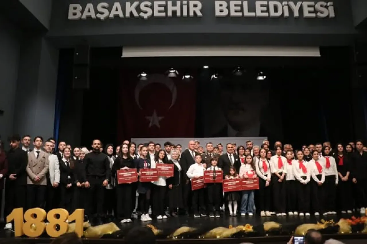 Başakşehir'de 10 Kasım Atatürk'ü Anma Töreni Düzenlendi Başakşehir'de 10 Kasım Atatürk'ü Anma Töreni Düzenlendi