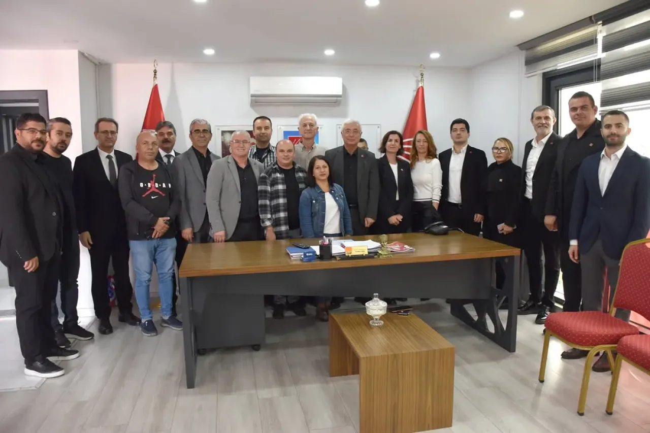 Sendika Temsilcileri CHP Antalya İl Başkanı Nail Kamacı'yı Ziyaret Etti Sendika Temsilcileri CHP Antalya İl Başkanı Nail Kamacı'yı Ziyaret Etti