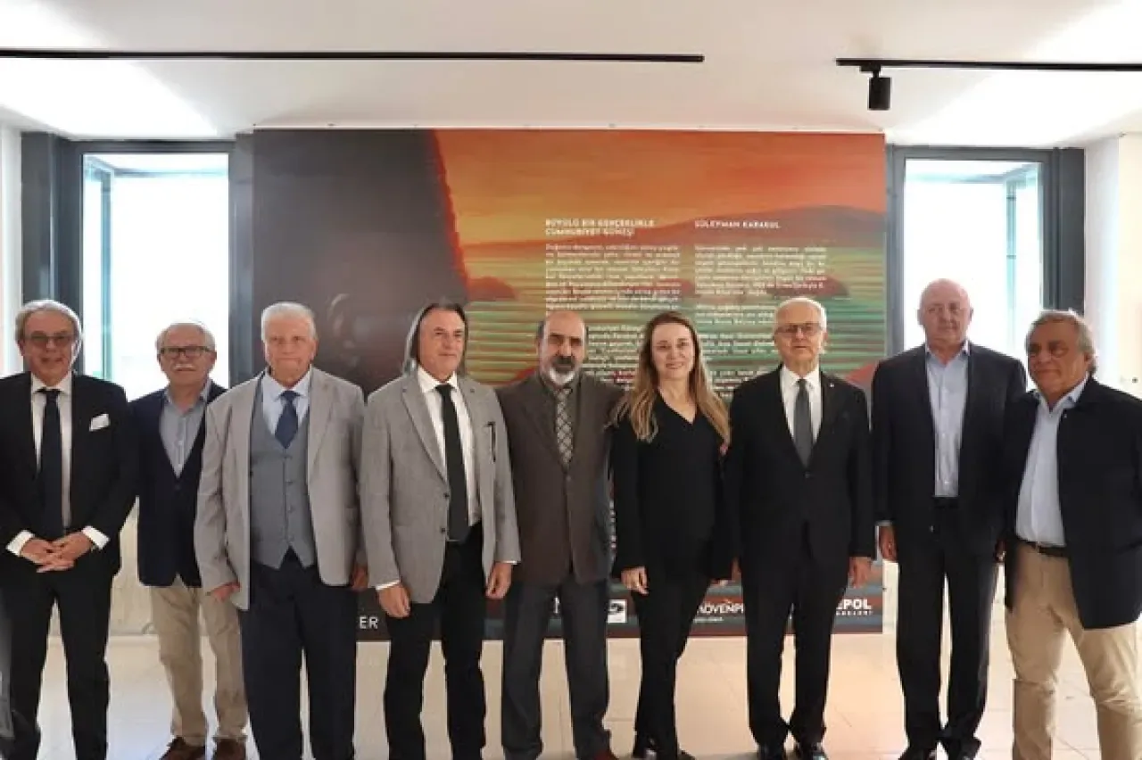 Cumhuriyet Güneşi Sergisi Konak Pier'de Açıldı Cumhuriyet Güneşi Sergisi Konak Pier'de Açıldı