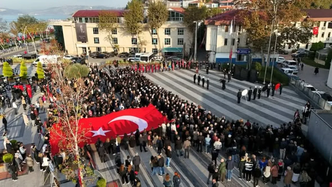 10 Kasım'da Beykoz'da Atatürk Anma Töreni Düzenlendi 10 Kasım'da Beykoz'da Atatürk Anma Töreni Düzenlendi