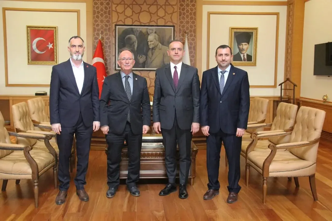 Antalya Milletvekili Kılıç, Sancaktepe Belediye Başkanı Yeğin'i Ziyaret Etti Antalya Milletvekili Kılıç, Sancaktepe Belediye Başkanı Yeğin'i Ziyaret Etti