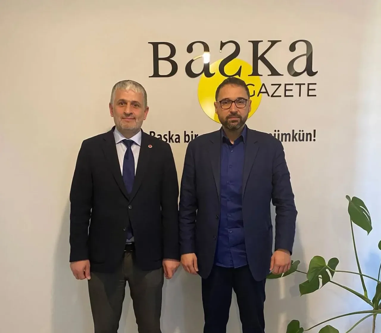 Saadet Partisi Bursa İl Başkanı Hamza Gürsel Yerel Basın Temsilcisini Ziyaret Etti Saadet Partisi Bursa İl Başkanı Hamza Gürsel Yerel Basın Temsilcisini Ziyaret Etti