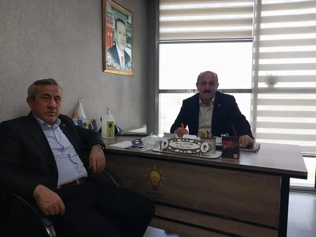 AK Parti Etimesgut İlçe Başkanlığı'nda Hafta İçi Nöbetçi Yönetim Kurulu Uygulaması Başladı AK Parti Etimesgut İlçe Başkanlığı'nda Hafta İçi Nöbetçi Yönetim Kurulu Uygulaması Başladı