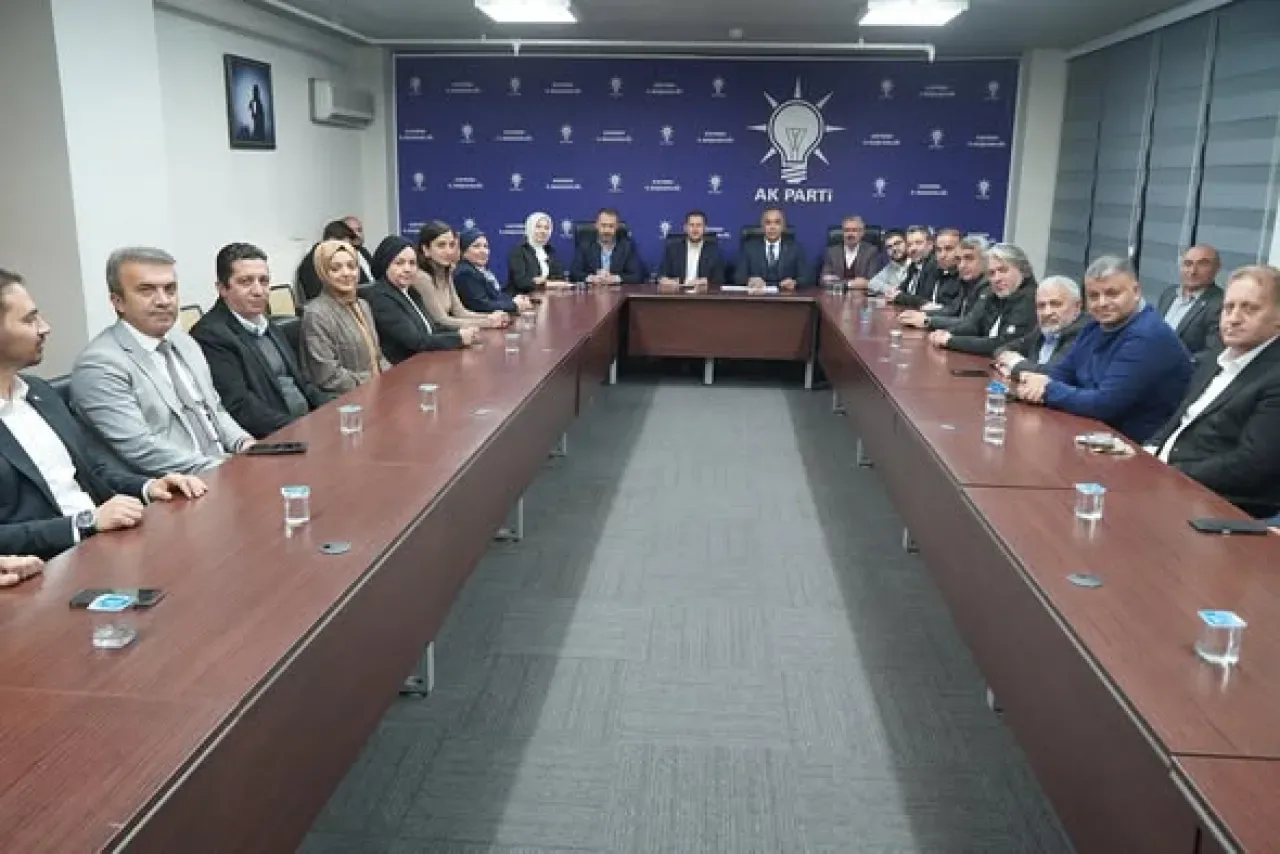 AK Parti Kayseri'de Haftalık Olağan Yönetim Kurulu Toplantısı Yapıldı AK Parti Kayseri'de Haftalık Olağan Yönetim Kurulu Toplantısı Yapıldı