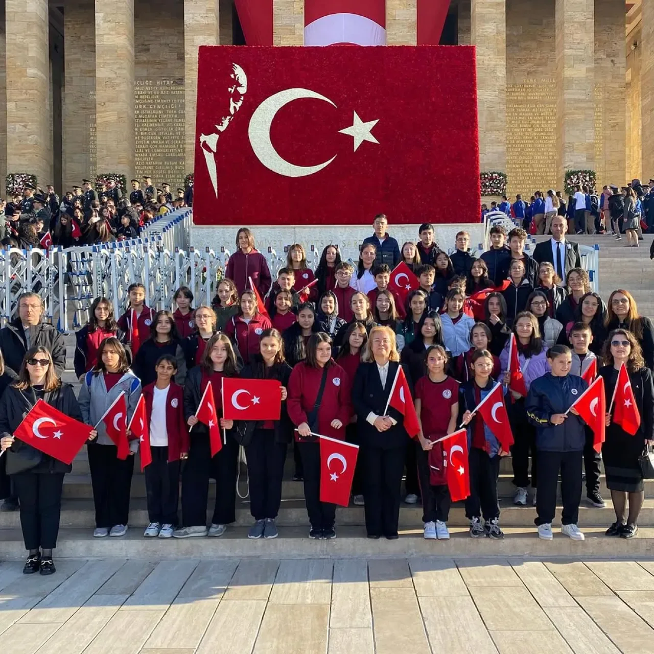 Yenimahalle'den Anıtkabir'de 10 Kasım Anma Töreni Yenimahalle'den Anıtkabir'de 10 Kasım Anma Töreni