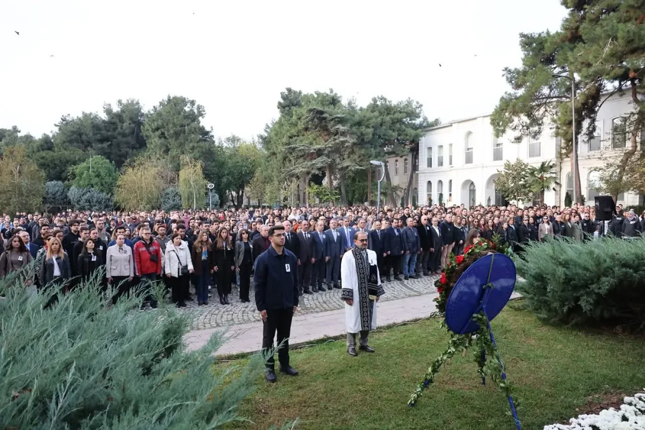 Yıldız Teknik Üniversitesi'nde 10 Kasım Atatürk'ü Anma Töreni Yıldız Teknik Üniversitesi'nde 10 Kasım Atatürk'ü Anma Töreni