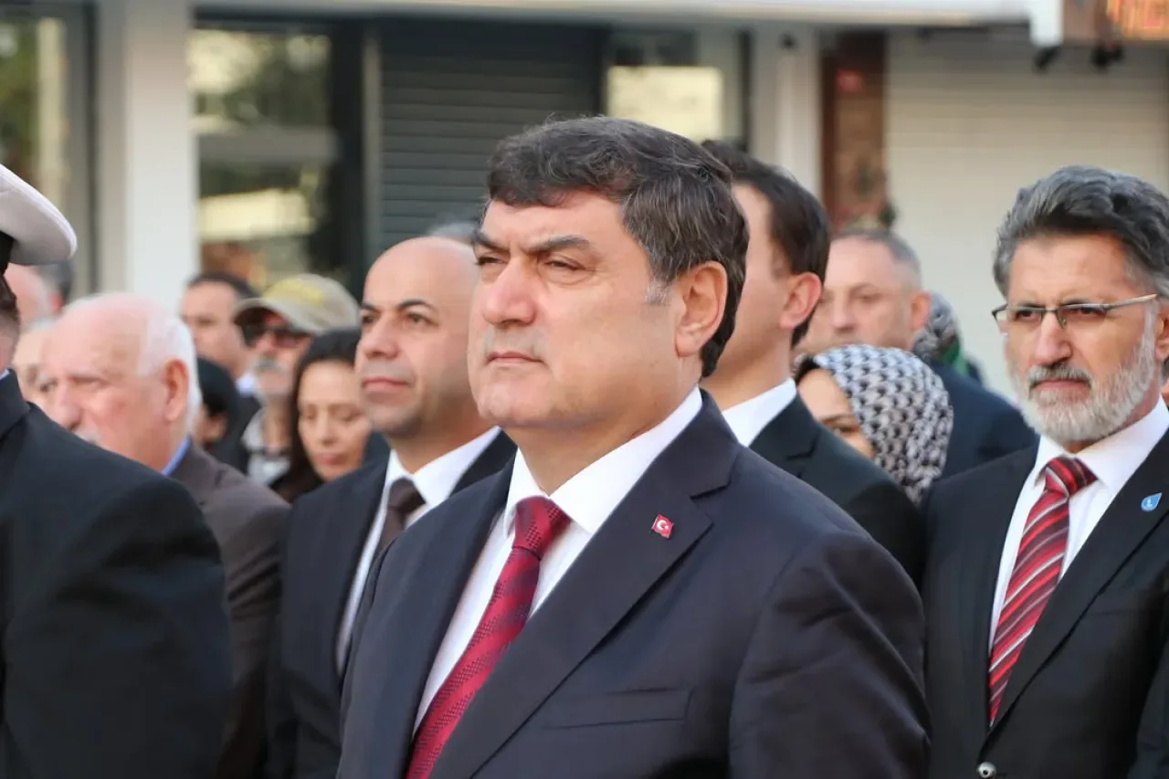 İstanbul Sultanbeyli'de Atatürk'ü Anma Töreni Düzenlendi İstanbul Sultanbeyli'de Atatürk'ü Anma Töreni Düzenlendi