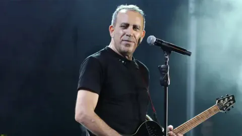Haluk Levent'ten şok veda mektubu: 'Kumpas kuruldu, Ahbap bağışları çalınmadı'
