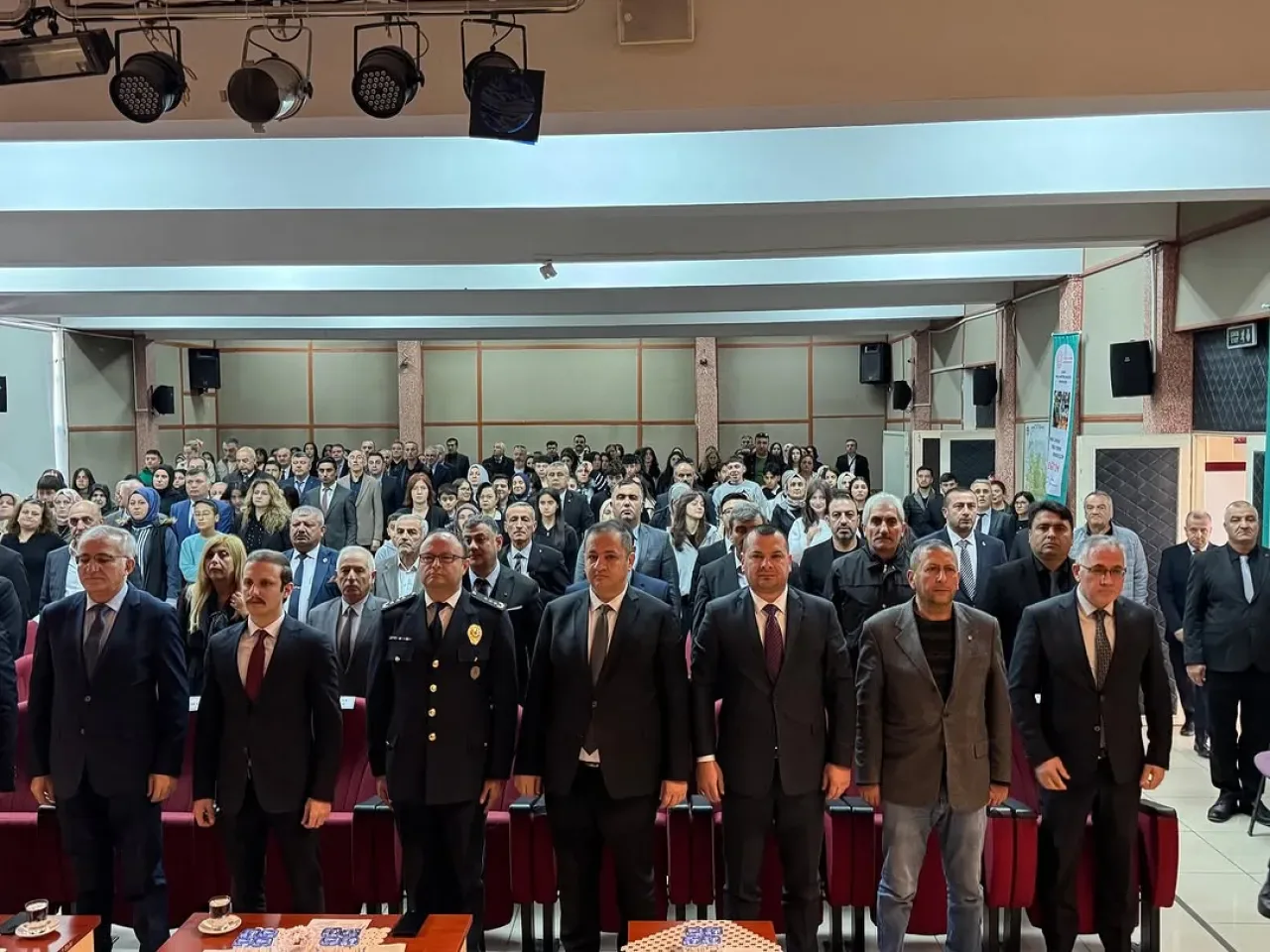 Çubuk'ta 10 Kasım Atatürk'ü Anma Programı Düzenlendi Çubuk'ta 10 Kasım Atatürk'ü Anma Programı Düzenlendi