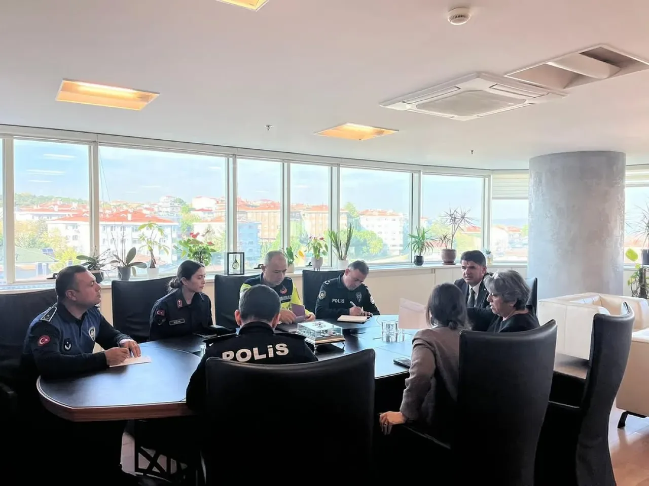Sarıyer'de Kış Mevsimi Trafik Güvenliği Toplantısı Yapıldı Sarıyer'de Kış Mevsimi Trafik Güvenliği Toplantısı Yapıldı