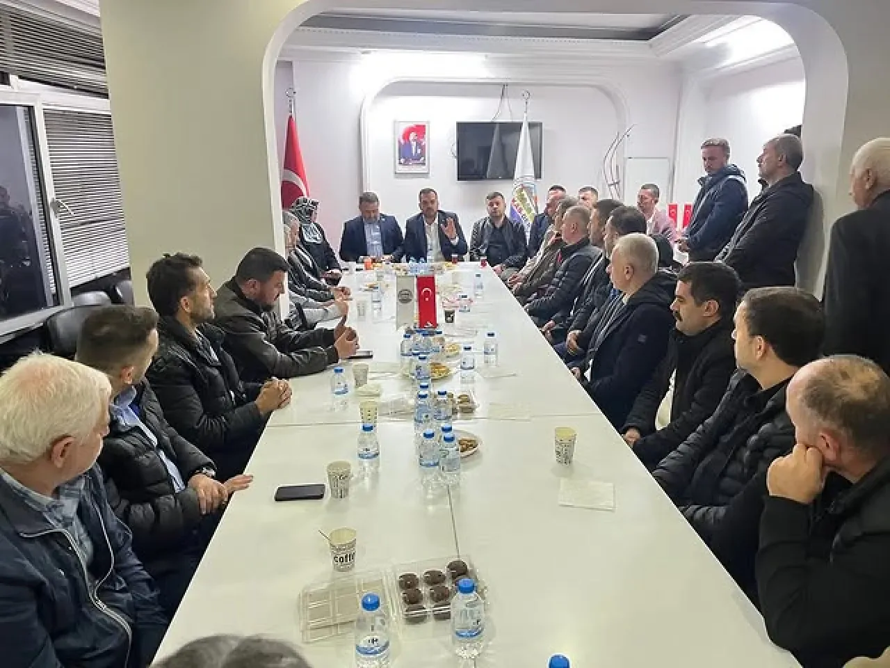 MHP Gaziosmanpaşa İlçe Teşkilatı, Kastamonulular Derneği'ni Ziyaret Etti MHP Gaziosmanpaşa İlçe Teşkilatı, Kastamonulular Derneği'ni Ziyaret Etti