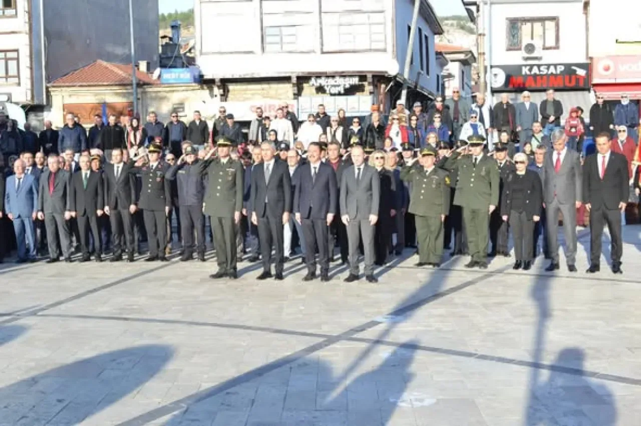 Beypazarı'nda 10 Kasım Atatürk'ü Anma Töreni Duygu Dolu Anlara Sahne Oldu Beypazarı'nda 10 Kasım Atatürk'ü Anma Töreni Duygu Dolu Anlara Sahne Oldu