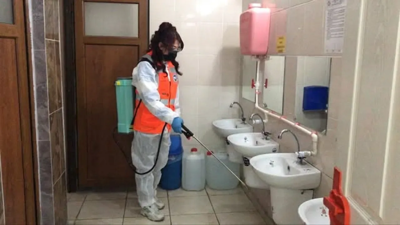 Talas Belediyesi, Okulları Yarıyıl Tatilinde Dezenfekte Ediyor Talas Belediyesi, Okulları Yarıyıl Tatilinde Dezenfekte Ediyor
