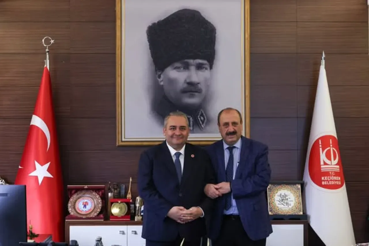 CHP'li Özarslan, Sivaslı Hemşehrileriyle Keçiören'de Buluştu CHP'li Özarslan, Sivaslı Hemşehrileriyle Keçiören'de Buluştu