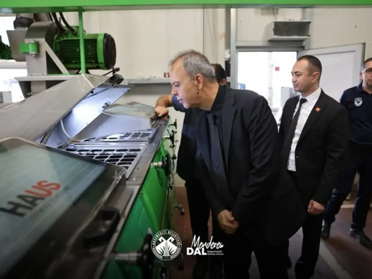 Döşemealtı Belediye Başkanı Menderes Dal, Zeytinyağı Fabrikalarını Ziyaret Etti Döşemealtı Belediye Başkanı Menderes Dal, Zeytinyağı Fabrikalarını Ziyaret Etti