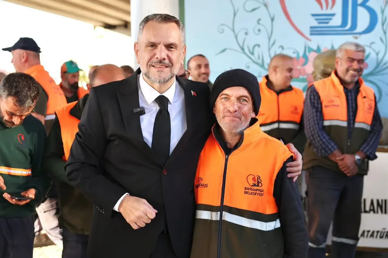 Bayrampaşa'da Yeşil Alanlar İçin Çalışan Personel ile Bir Araya Gelindi Bayrampaşa'da Yeşil Alanlar İçin Çalışan Personel ile Bir Araya Gelindi