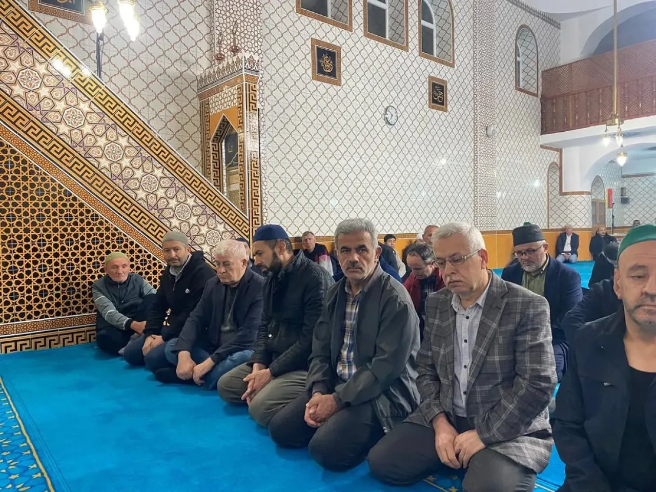 Osmangazi'de Maneviyat Dolu Sabah Namazı Buluşmaları Başladı Osmangazi'de Maneviyat Dolu Sabah Namazı Buluşmaları Başladı
