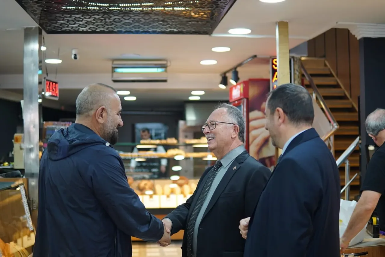 Saadet Partisi'nden Samandıra Esnafına Ziyaret Saadet Partisi'nden Samandıra Esnafına Ziyaret