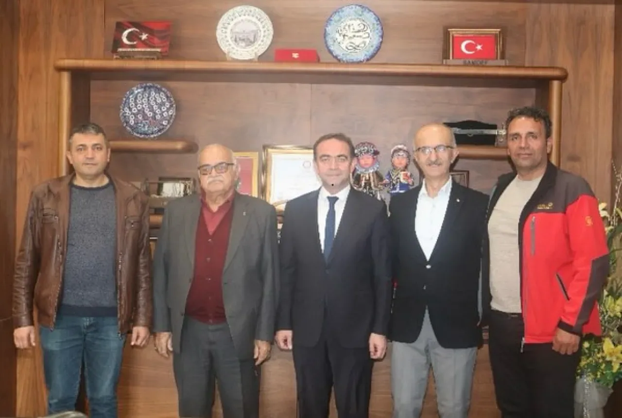 Keles Belediye Başkanı Ali Doğru, İnegöl'de Eğitimcileri Ziyaret Etti Keles Belediye Başkanı Ali Doğru, İnegöl'de Eğitimcileri Ziyaret Etti