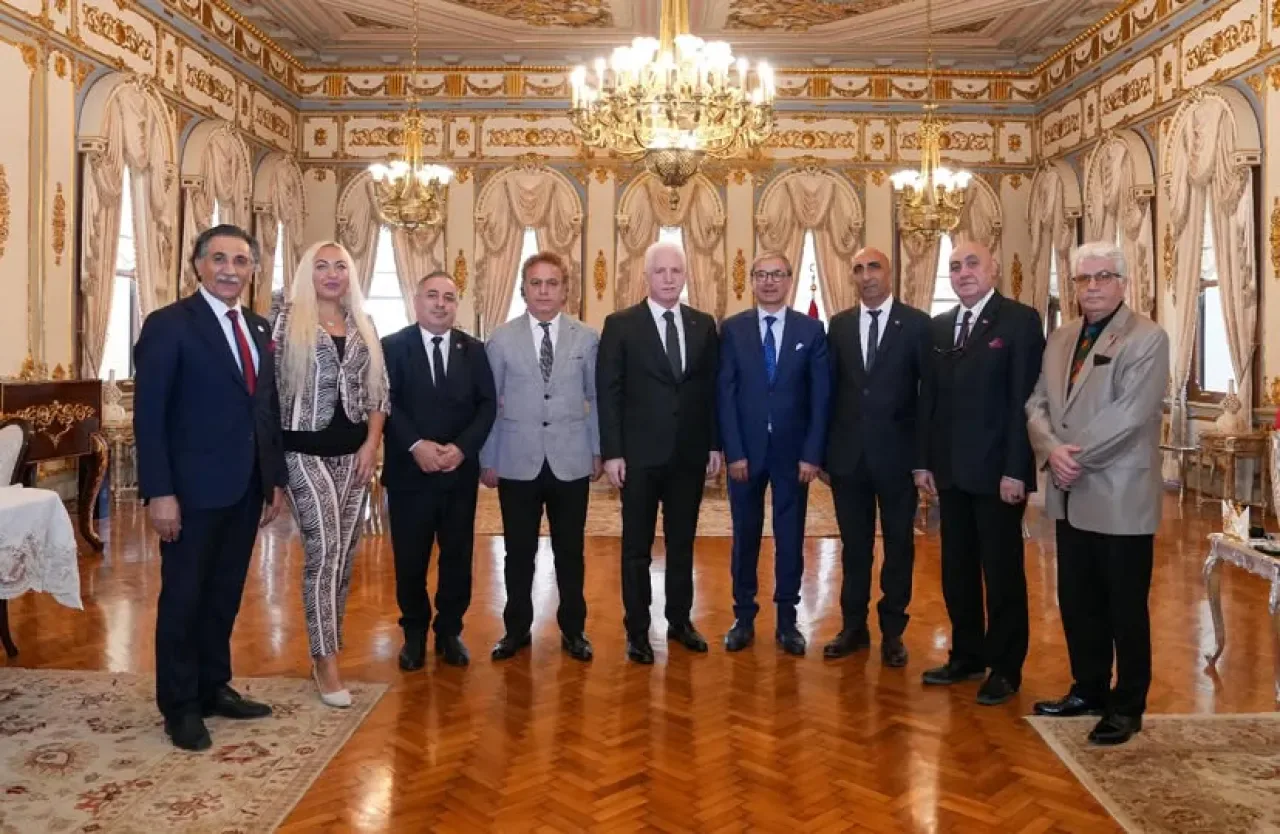 Kafkas Kars Dernekler Federasyonu Başkanı Oruç Oymak, İstanbul Valisi Davut Gül'ü Ziyaret Etti Kafkas Kars Dernekler Federasyonu Başkanı Oruç Oymak, İstanbul Valisi Davut Gül'ü Ziyaret Etti