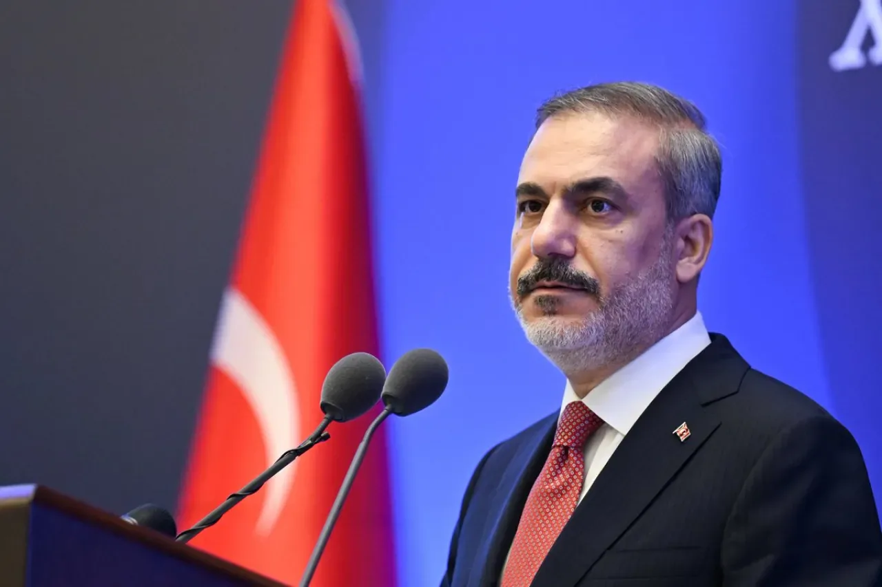 Dışişleri Bakanı Hakan Fidan, Beyaz Saray'da Bölgesel Görüşmeler Gerçekleştiriyor Dışişleri Bakanı Hakan Fidan, Beyaz Saray'da Bölgesel Görüşmeler Gerçekleştiriyor