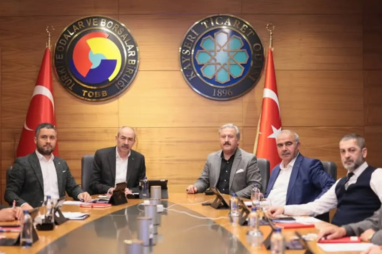 Kayseri Ticaret Odası'nda Melikgazi Belediye Başkanı Mustafa Palancıoğlu'nun Katılımıyla Yönetim Kurulu Toplantısı Düzenlendi Kayseri Ticaret Odası'nda Melikgazi Belediye Başkanı Mustafa Palancıoğlu'nun Katılımıyla Yönetim Kurulu Toplantısı Düzenlendi