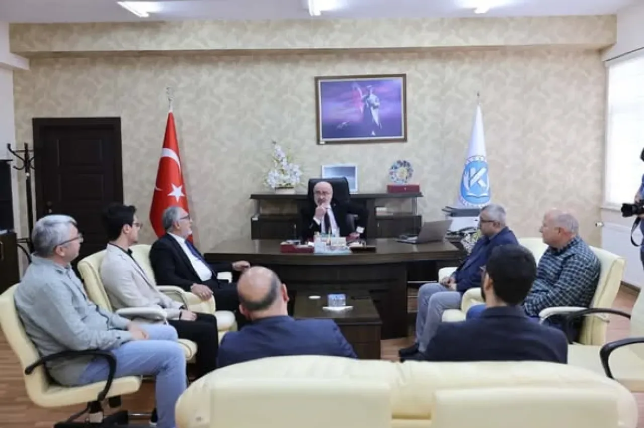 Kayseri Üniversitesi'nde Develi İlahiyat Fakültesi İstişare Toplantısı Yapıldı Kayseri Üniversitesi'nde Develi İlahiyat Fakültesi İstişare Toplantısı Yapıldı