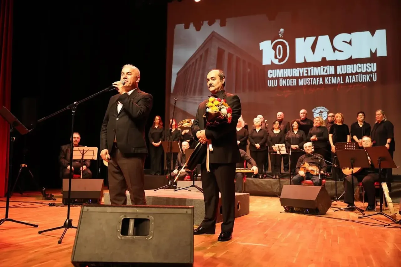 Şile'de "Atatürk'ün Sevdiği Şarkılar" Konseri Düzenlendi Şile'de "Atatürk'ün Sevdiği Şarkılar" Konseri Düzenlendi