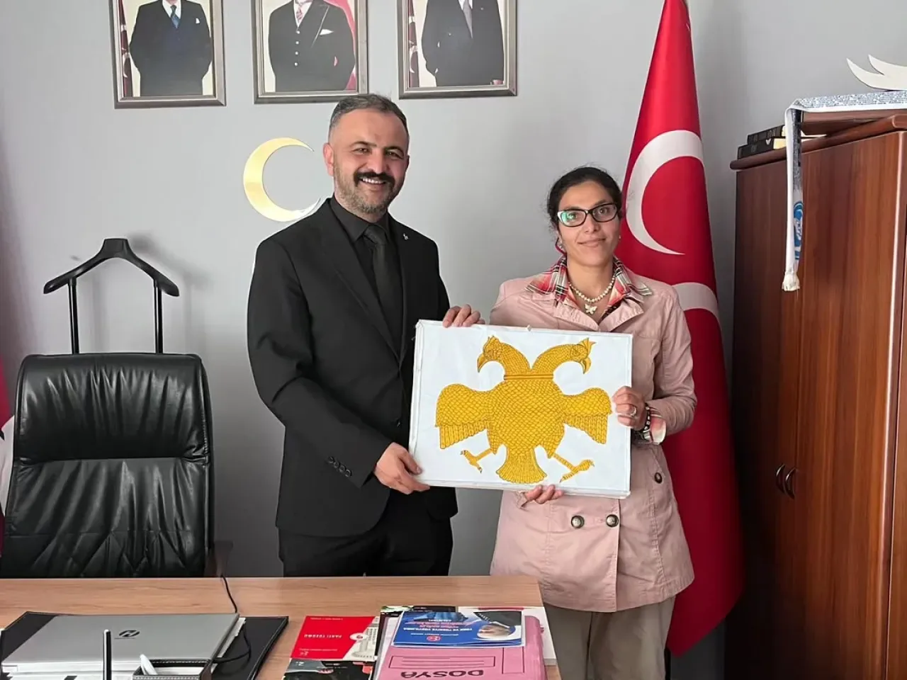 Kızılcahamam'da El Emeği Göz Nuru Çizimlerle Anlamlı Ziyaret Kızılcahamam'da El Emeği Göz Nuru Çizimlerle Anlamlı Ziyaret