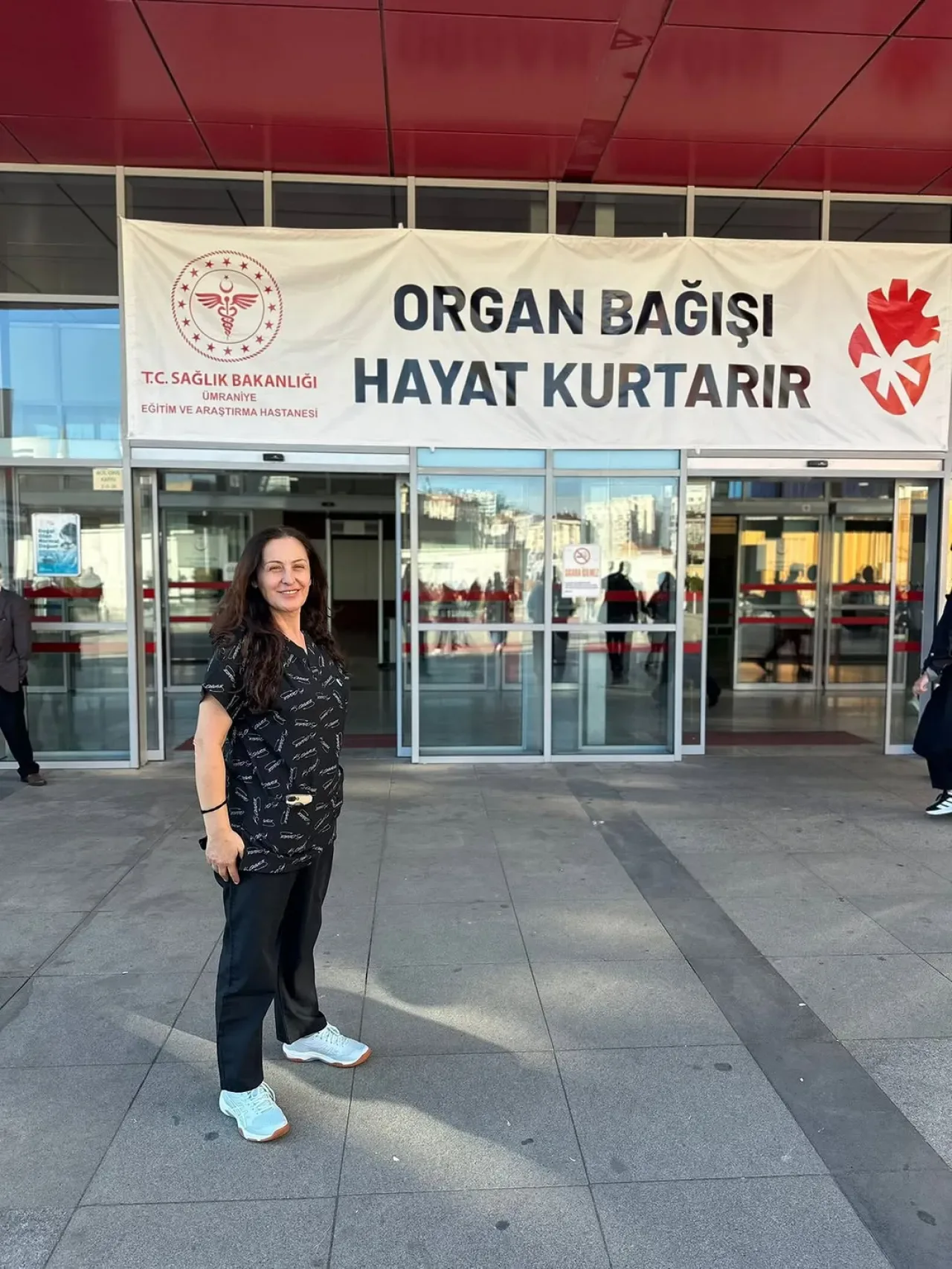 İYİ Parti Ümraniye İlçe Başkanı Lösemili Çocukları Ziyaret Etti İYİ Parti Ümraniye İlçe Başkanı Lösemili Çocukları Ziyaret Etti