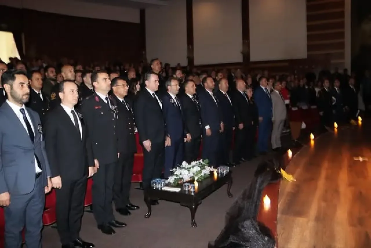 Pendik'te Atatürk'ü Anma Töreni Düzenlendi Pendik'te Atatürk'ü Anma Töreni Düzenlendi