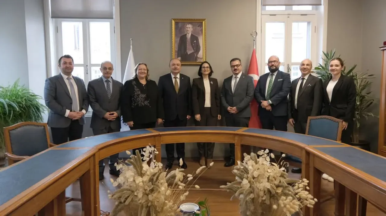 İstanbul Esenyurt Üniversitesi Heyeti, İstanbul Galata Üniversitesi'nde İstanbul Esenyurt Üniversitesi Heyeti, İstanbul Galata Üniversitesi'nde