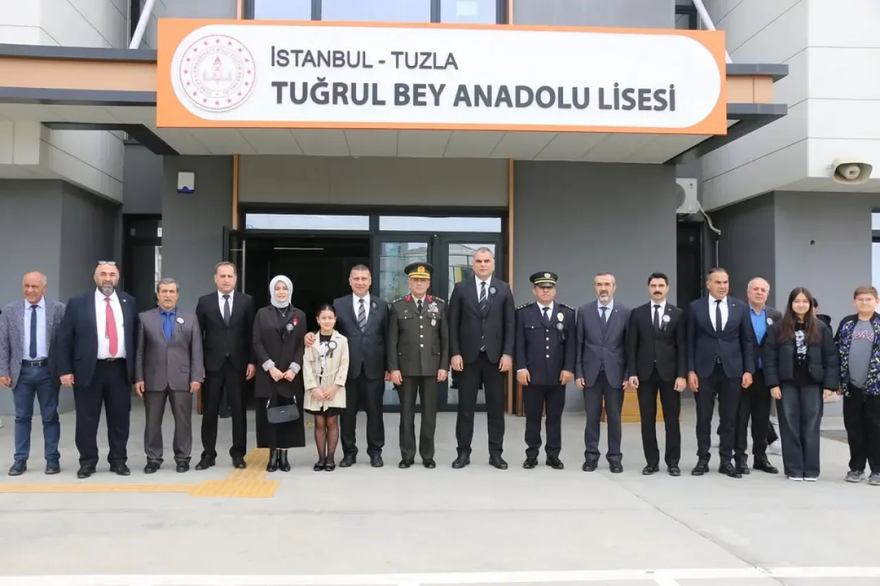 10 Kasım'da Atatürk, Tuzla'da Anıldı 10 Kasım'da Atatürk, Tuzla'da Anıldı