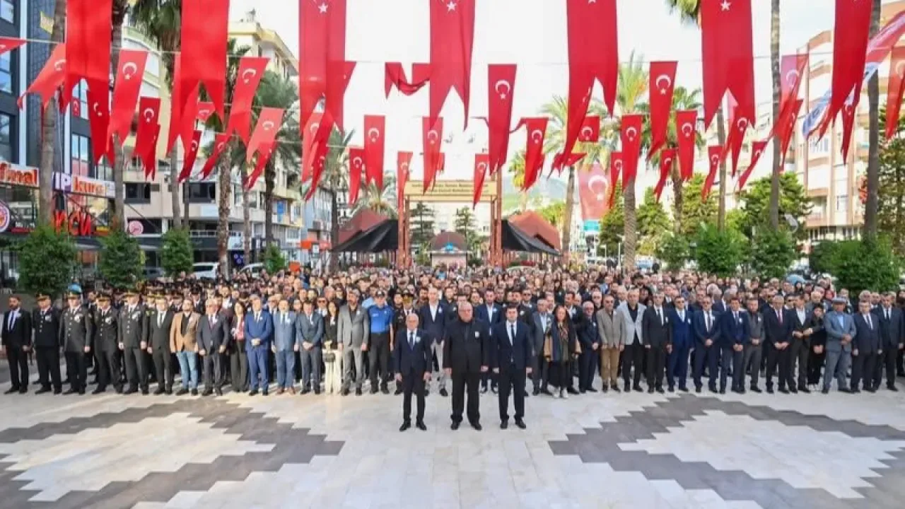 İYİ Parti Kumluca'dan Atatürk'ü Anma Töreni İYİ Parti Kumluca'dan Atatürk'ü Anma Töreni