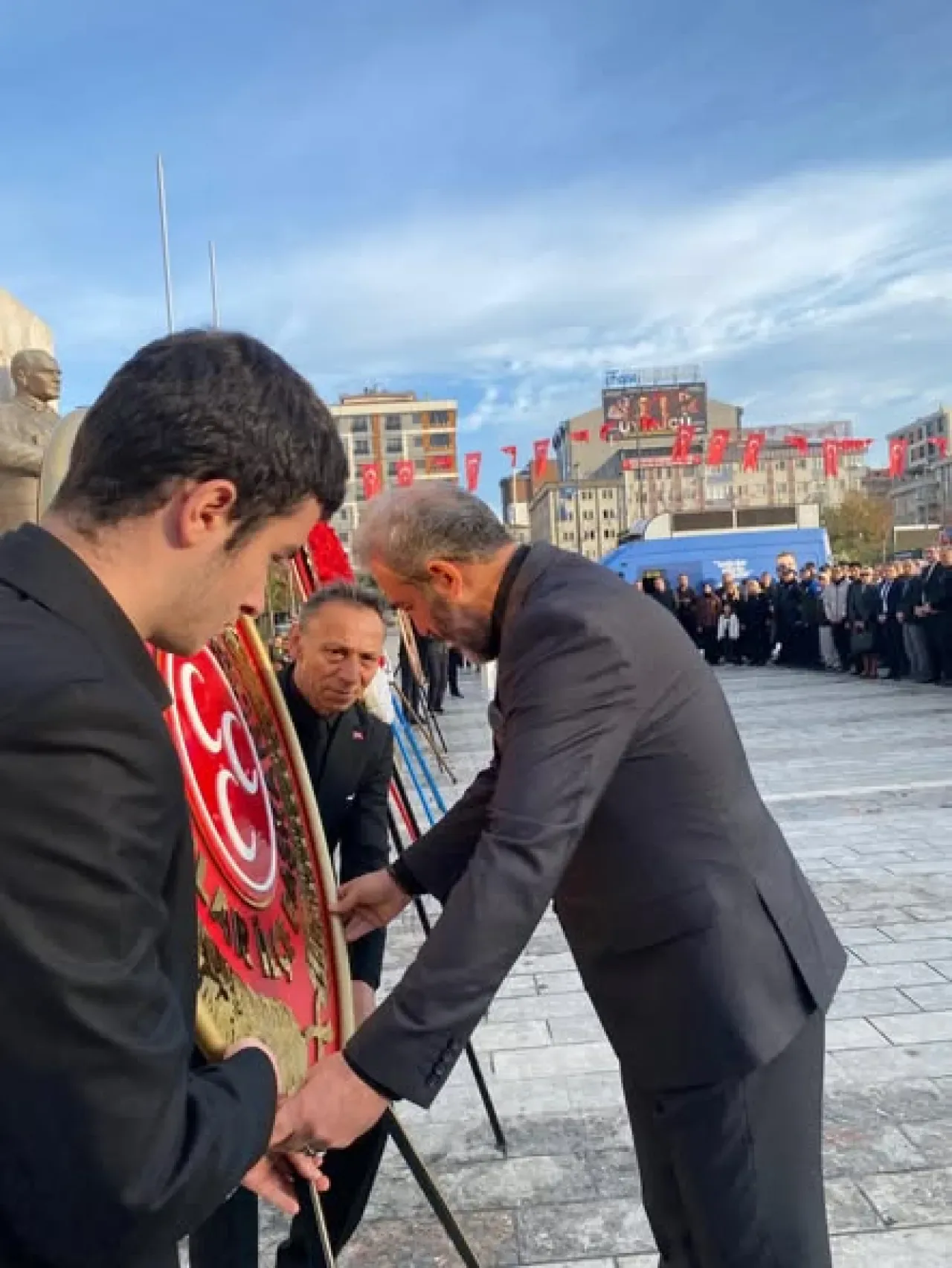 MHP Bağcılar İlçe Başkanlığı, 10 Kasım'da Atatürk'ü Andı MHP Bağcılar İlçe Başkanlığı, 10 Kasım'da Atatürk'ü Andı