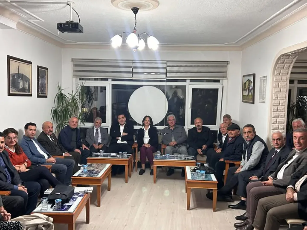 CHP'li Ersever: "Divriği Maden Ocağının Kapatılmasına Karşı Mücadele Vereceğiz" CHP'li Ersever: "Divriği Maden Ocağının Kapatılmasına Karşı Mücadele Vereceğiz"