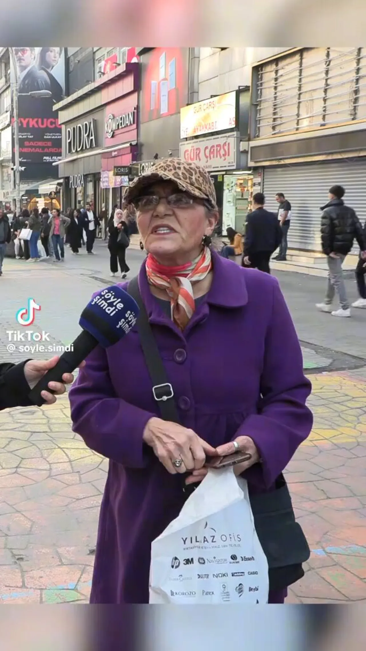 Asgari Ücretle Geçinmek Mümkün Mü? Vatandaştan Çarpıcı Sokak Yorumları Asgari Ücretle Geçinmek Mümkün Mü? Vatandaştan Çarpıcı Sokak Yorumları