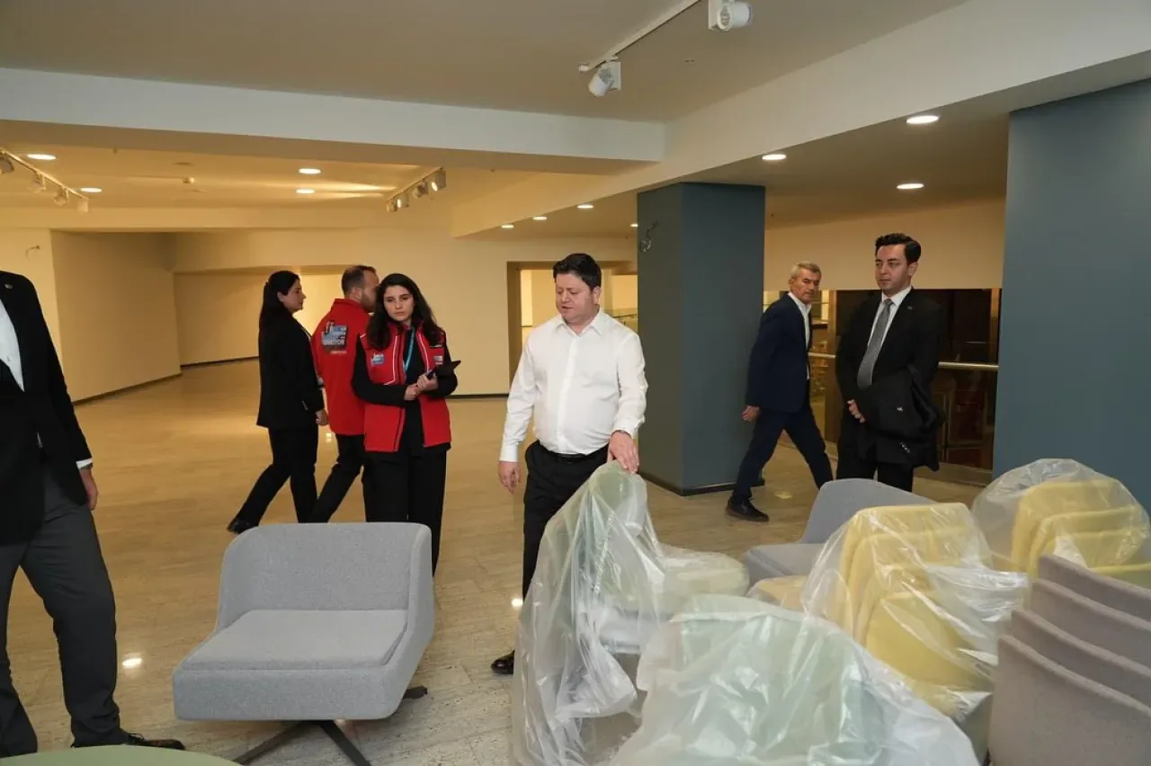 Kadıköy Belediye Başkanı Kosedagi, Caddebostan'da Vatandaş Dinledi ve Çalışmaları Yerinde İnceledi Kadıköy Belediye Başkanı Kosedagi, Caddebostan'da Vatandaş Dinledi ve Çalışmaları Yerinde İnceledi