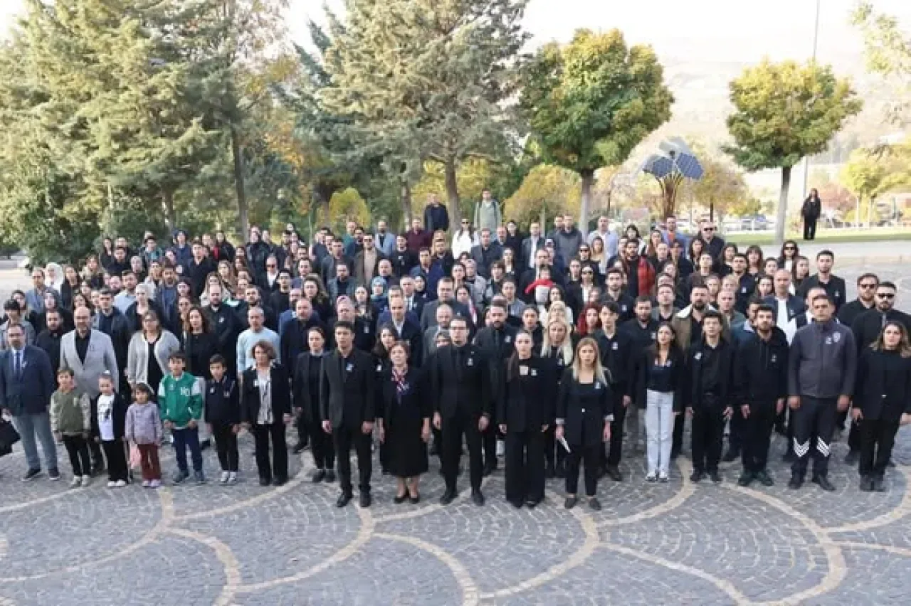HKÜ'de Atatürk'ü Anma Töreni ve Özel Radyo Yayını HKÜ'de Atatürk'ü Anma Töreni ve Özel Radyo Yayını