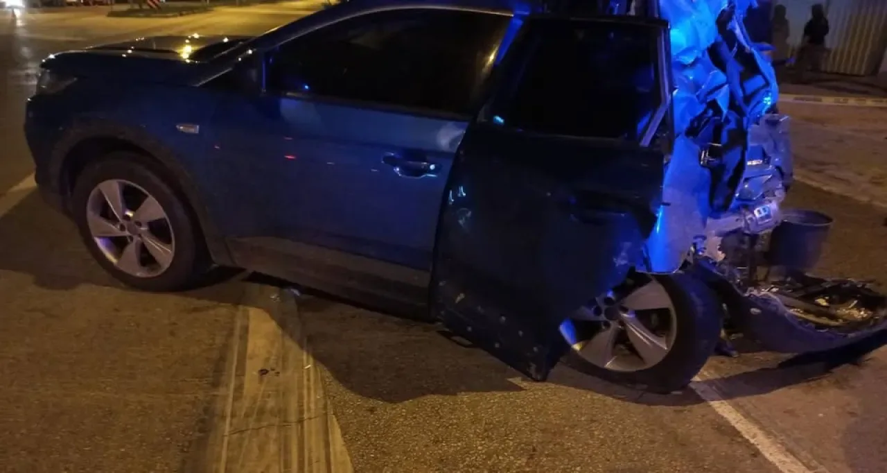 Susurluk'ta Otomobil ile TIR Çarpıştı: 1 Ölü, 1 Yaralı Susurluk'ta Otomobil ile TIR Çarpıştı: 1 Ölü, 1 Yaralı