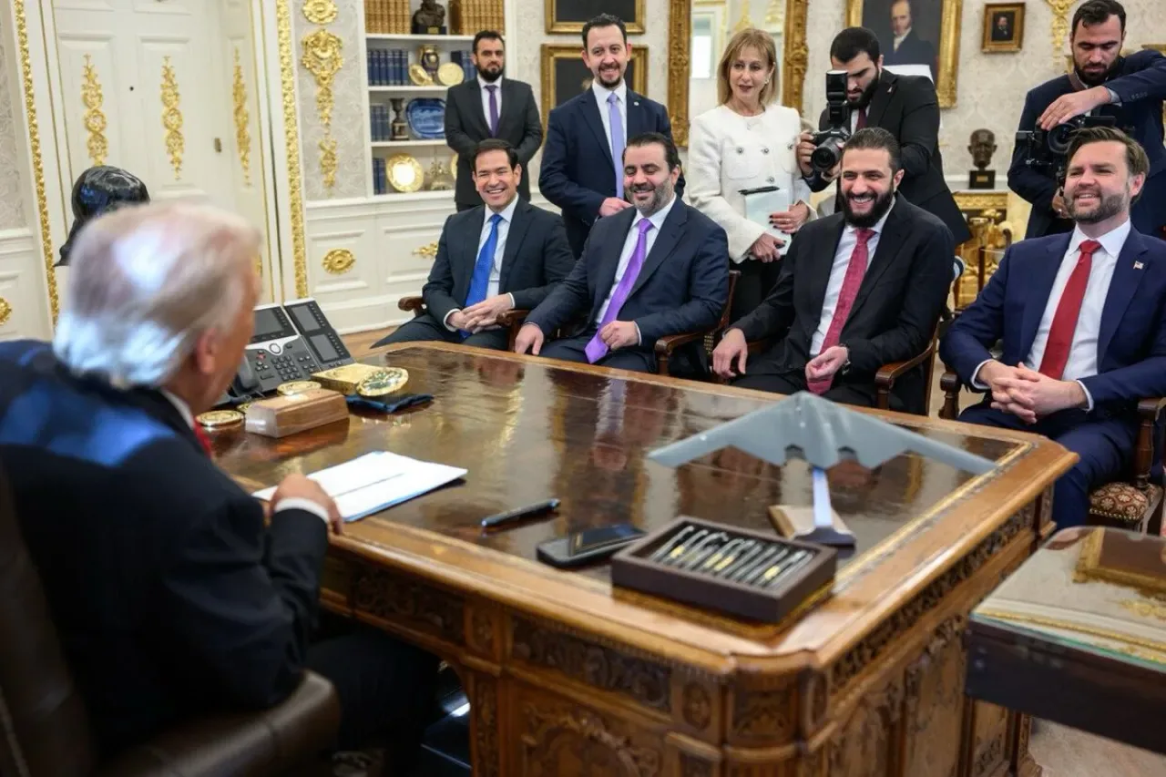 Trump'ın Şam Büyükelçisi ile Görüşmesi Gündemde Trump'ın Şam Büyükelçisi ile Görüşmesi Gündemde