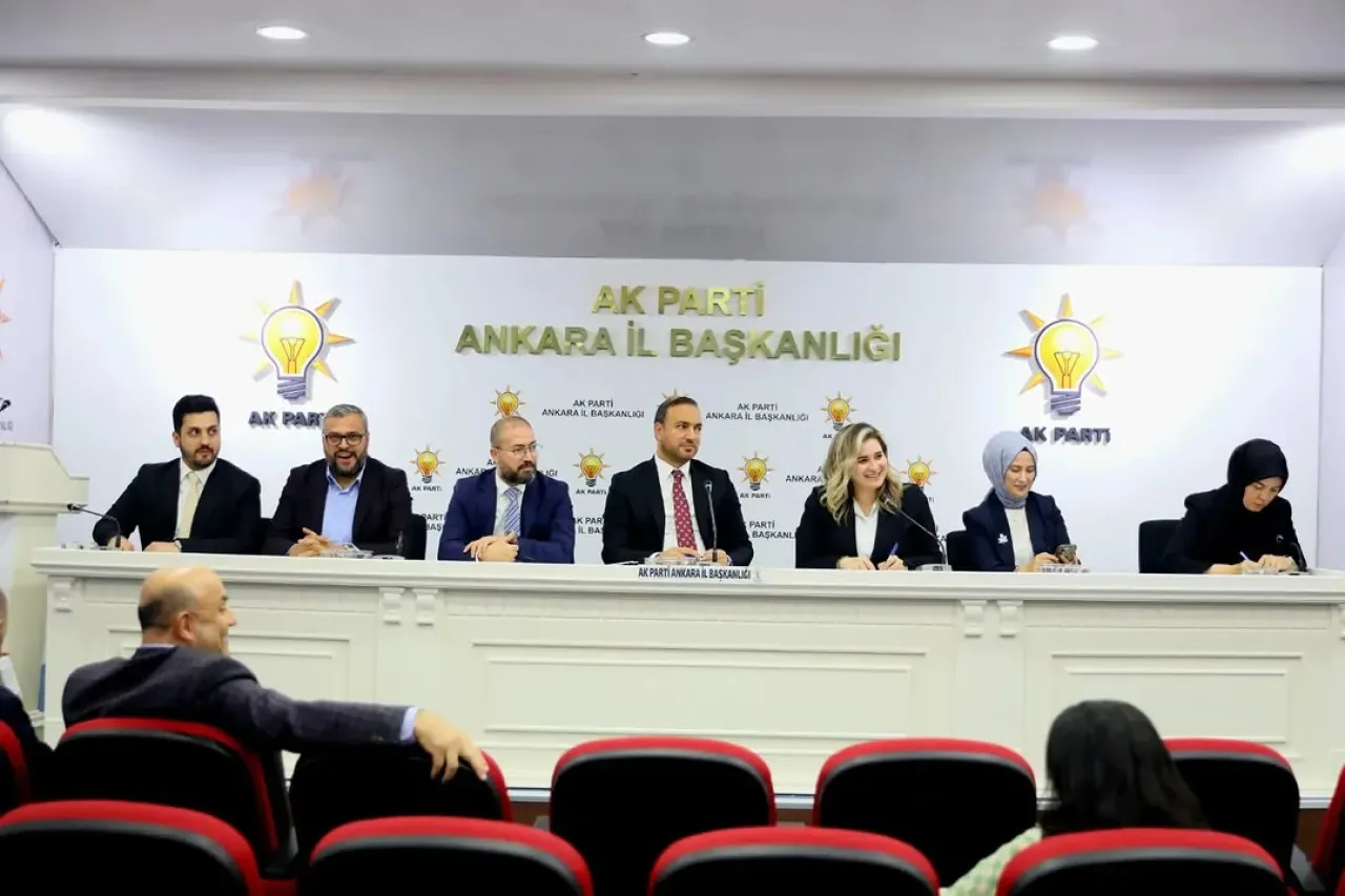 AK Parti Ankara'da Haftalık Olağan Toplantısını Gerçekleştirdi AK Parti Ankara'da Haftalık Olağan Toplantısını Gerçekleştirdi