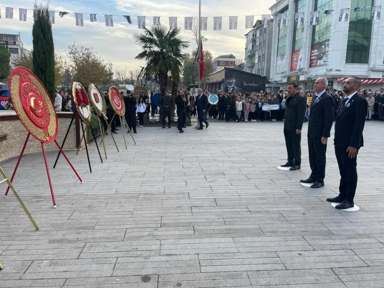 Çatalca'da 10 Kasım Atatürk'ü Anma Töreni Düzenlendi Çatalca'da 10 Kasım Atatürk'ü Anma Töreni Düzenlendi